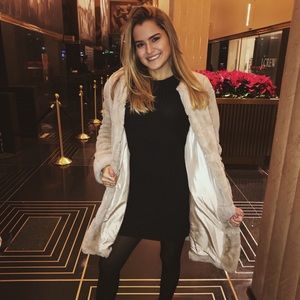 Meet your Posher, Mikayla